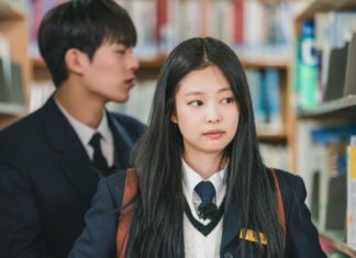 Korean Beauties Rock School Girl Uniform Fashion: Jennie Turns Back the Clock, Jisoo Stuns