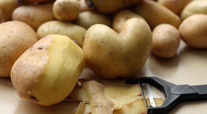 “Don’t Toss Those Potato Peels Just Yet—Boil Them and Uncover Their Surprising Uses”