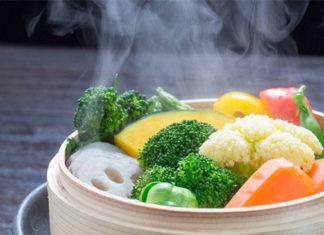 Which is better: Steaming or Boiling Vegetables?
