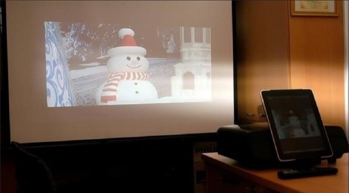 How to Connect an iPad to a Projector in Few Simple Steps