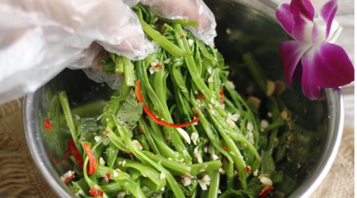 Foliage-rich summer vegetable with Vitamin C, Blood Replenishment, and Rich in Calcium: Sold in Abundance at the Vietnamese Market
