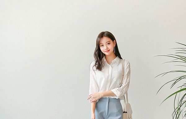 4 Ways to Style a Timeless White Button-Down Shirt: Effortless Yet Chic