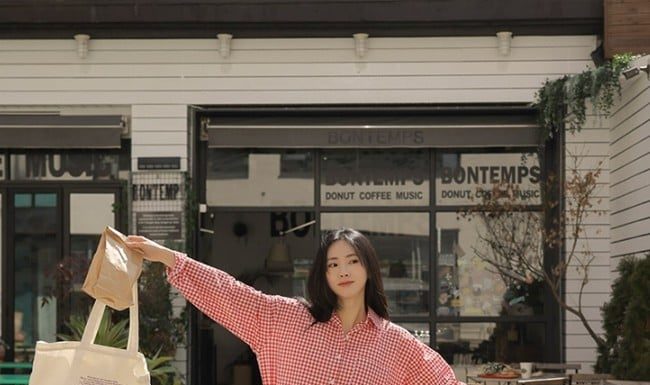 4 Effortlessly Chic Shirt Designs to Elevate Your Denim Game