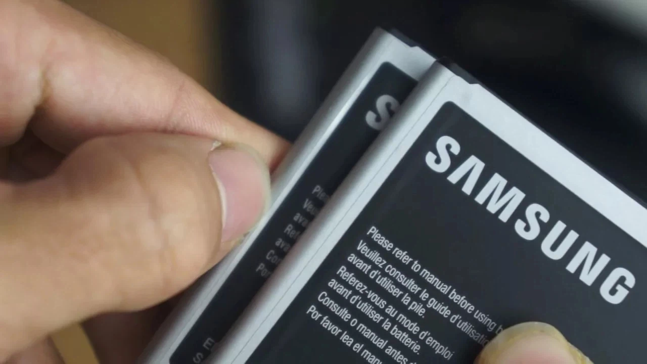 How to Replace a Samsung Phone Battery (A Simple Guide) + Essential Tips