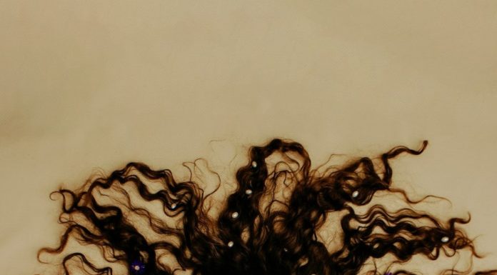 3 Common Causes of Oily Hair and Their Simple Solutions