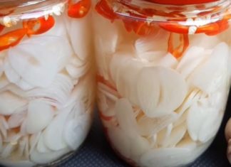 3 Health Benefits of Eating Pickled Garlic