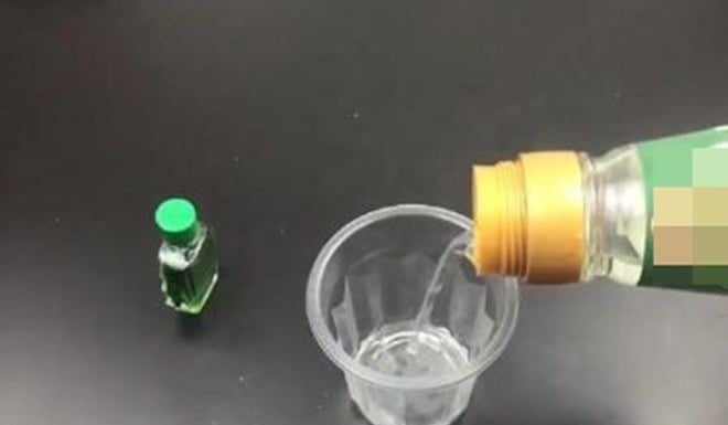 The Magic Mix: Unveiling the Astonishing Benefits of Blending Essential Oils and Vinegar