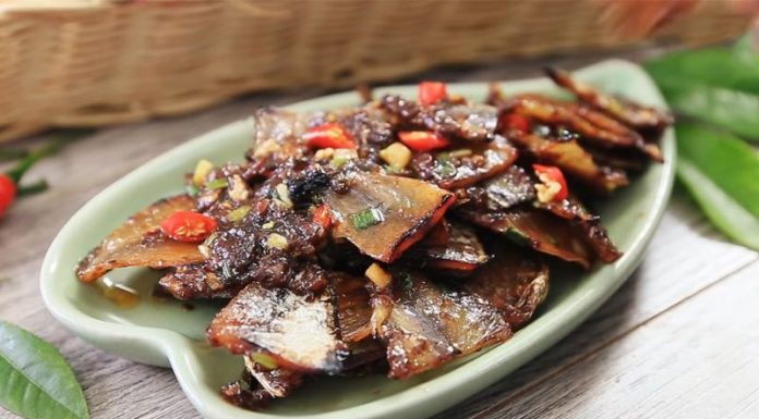 A Culinary Journey: Golden-Striped Trevally Enrobed in a Luscious Fermented Fish Sauce Glaze