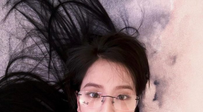 “Celebrities Can’t Get Enough of This Eye-Catching Embossed Pattern”