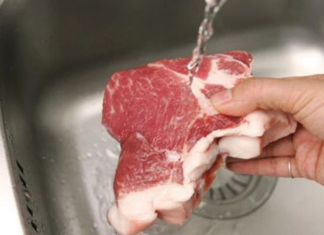 The Fatal Flaw in Boiling Meat: A Common Mistake in the Kitchen