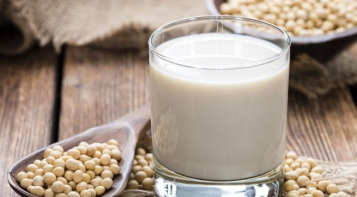 Is Soy Milk High in Calories? Does Drinking Soy Milk Make You Fat?