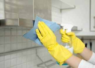 A Clean Range Hood with Beer and Salt: An Easy DIY Solution