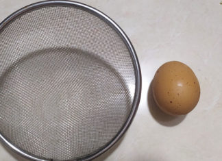 Easily Separate Egg Yolks Without Any Special Tools