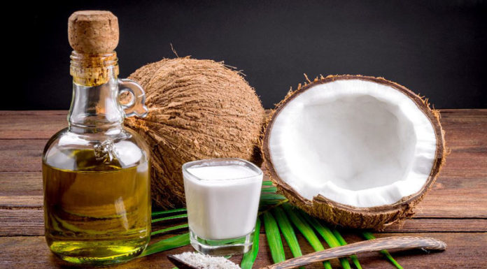 The Magic of Coconut Oil: A Natural Remedy for Bad Breath