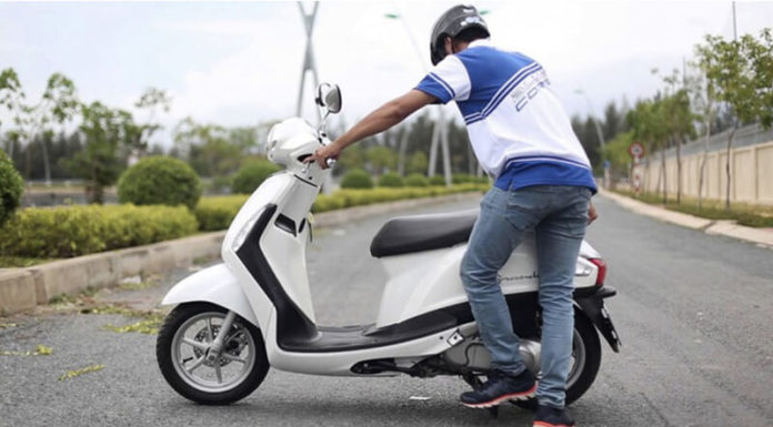 The Ultimate Guide to Motorcycle Maintenance: 2 Easy Ways to Prop Up Your Bike Without Breaking a Sweat