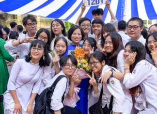 The Top 20 Graduation Poems: Heartfelt Farewell Verses for Teachers