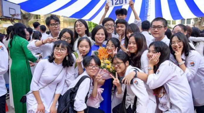 The Top 20 Graduation Poems: Heartfelt Farewell Verses for Teachers