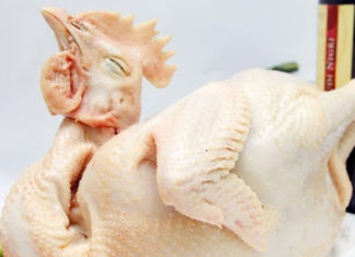 “The Ultimate Poached Chicken: A Golden, Tender, and Flavorful Experience”