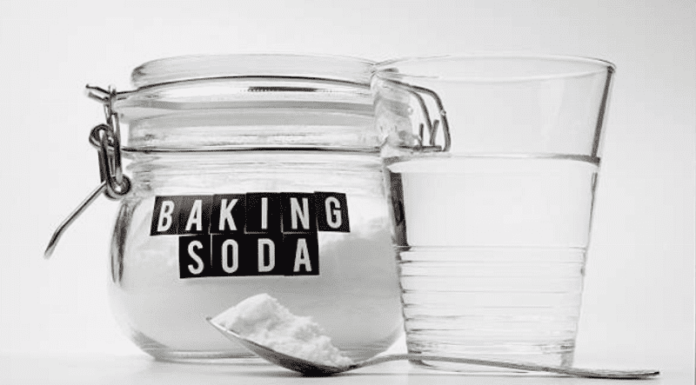 The Ultimate Guide to Exfoliation: 4 Baking Soda Tips for Glowing Skin