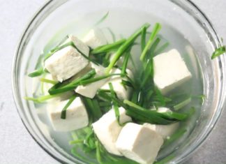 6 Appetizing Methods to Prepare a Savory and Refreshing Chinese Chives Soup