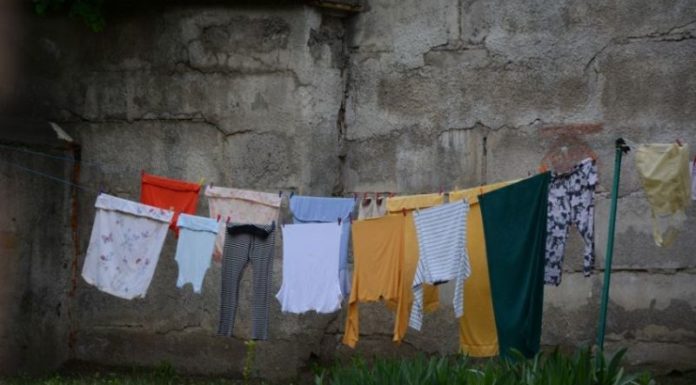 5 Tips to Revive Your Rain-Soaked Clothes: Prevent Stains and Mildew