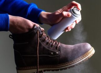 5 Ways to Keep Your Feet Dry on Rainy Days