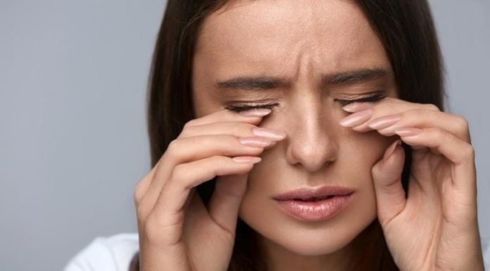 6 Home Remedies to Soothe Irritated Eyes
