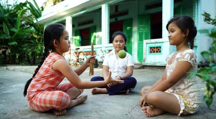 7 Traditional Indoor Games for Kids to Play During Tet Holiday
