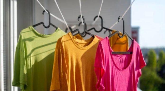 Is It Advisable to Dry Clothes and Bedding on the Outdoor Unit of an Air Conditioner? Understanding the Potential Risks.