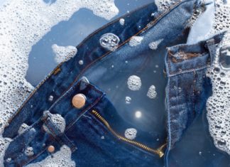 “When to Wash Your Denim: A Guide to Jean Care”