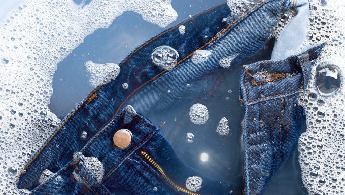 “When to Wash Your Denim: A Guide to Jean Care”