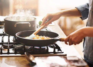 7 Cooking Hacks to Make You a Master Chef