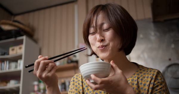 Why Do the Japanese Avoid River Fish and Prefer Seafood?