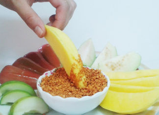 What to Eat with Salt and Chili Pepper?