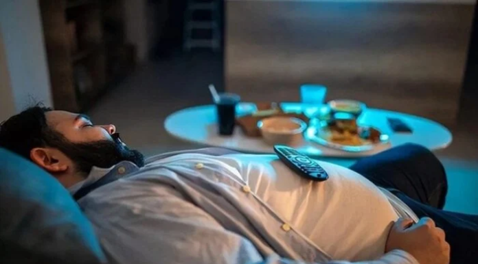 Should You Sit, Lie Down, or Stand After Eating?