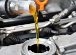 How Often Should You Change Your Oil to Save Gas? The Benefits of Oil Changes.