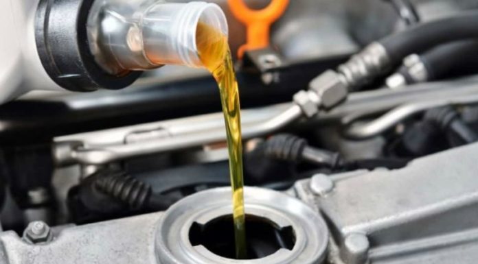 How Often Should You Change Your Oil to Save Gas? The Benefits of Oil Changes.