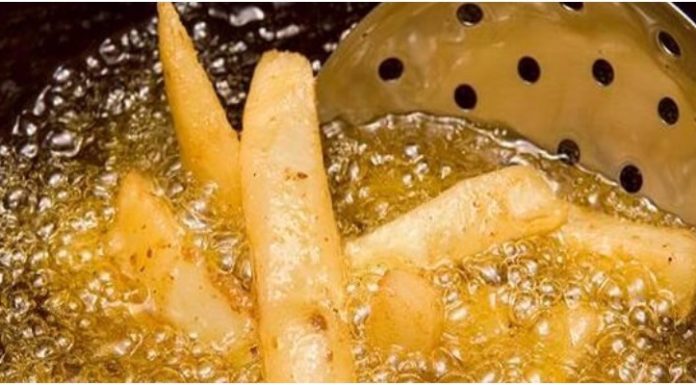 The Secret to Less Greasy Stir-Fries and Deep-Fries