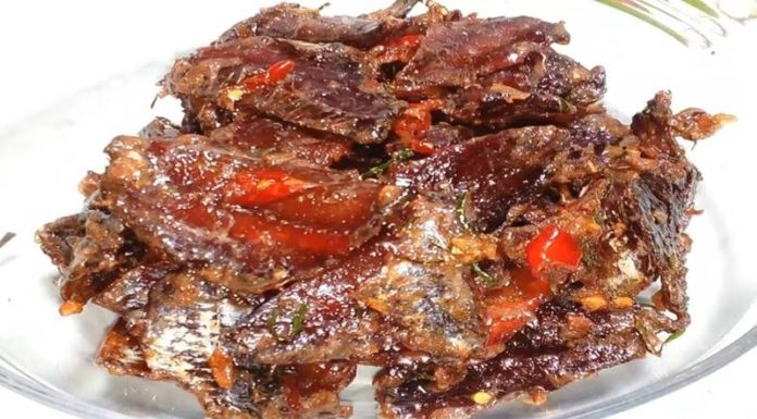 The Ultimate Guide to Preparing Crispy and Golden-Brown Dried Fish: A Mouth-Watering, Rice-Gobbling Delight