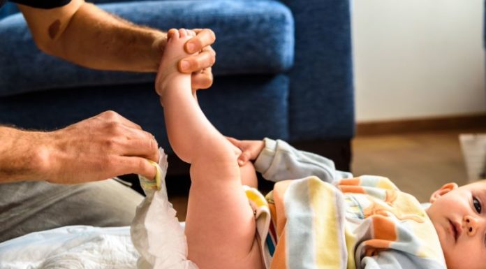 A Father’s Guide to Newborn Care: Tips for Dads to Master Postpartum Baby Care