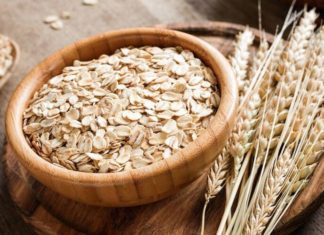 What is Oat Flour? Benefits and How to Use It