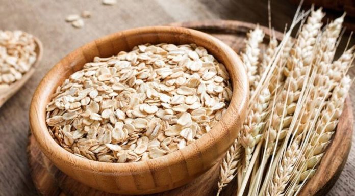 What is Oat Flour? Benefits and How to Use It