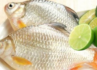 “The Secret Ingredient to Delicious Fish: Unveiling the Traditional Village’s Lemon Twist”