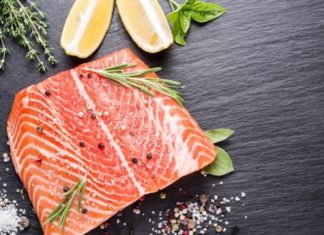 How to Choose Fresh and Delicious Salmon