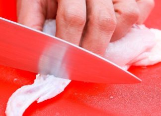 “The Ultimate Guide to Preparing and Grilling Delicious Chicken Wings”