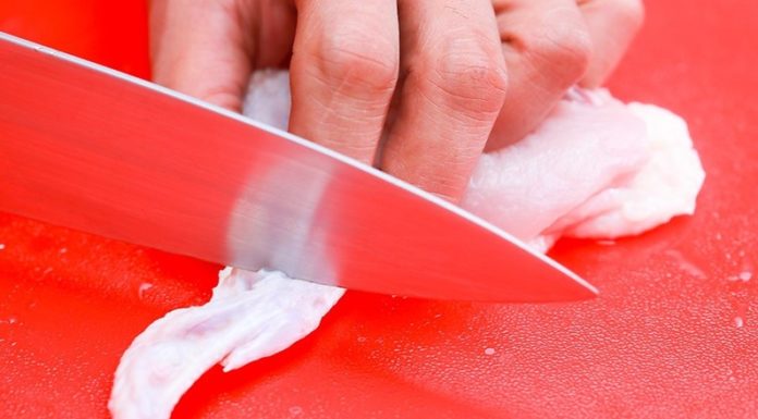 “The Ultimate Guide to Preparing and Grilling Delicious Chicken Wings”