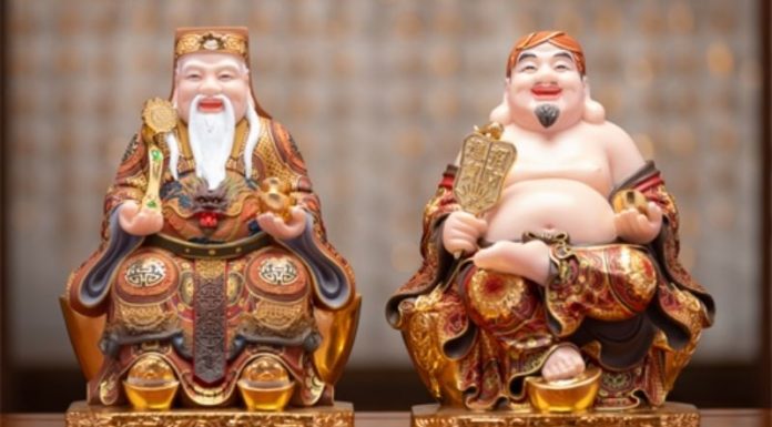 The Ultimate Guide to Offering Rituals for God of Wealth and Earth in 2024