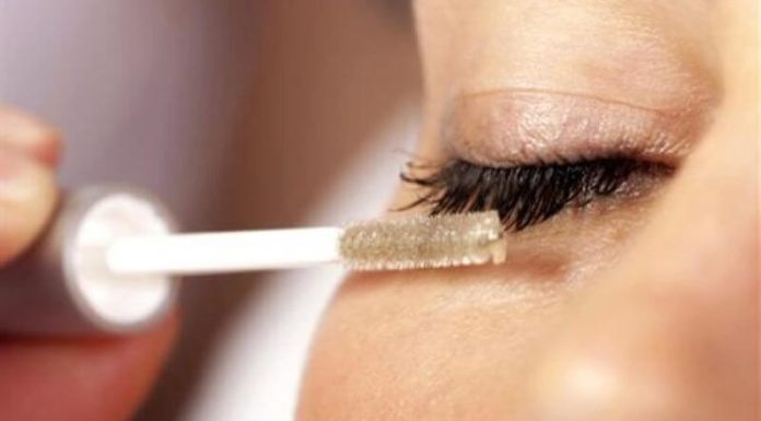 “The Ultimate Guide to Coconut Oil Eyelash Care: Enhancing Your Lashes, Naturally”