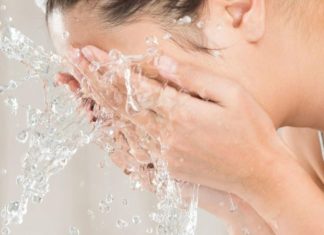 The Secret to Long-Lasting Eyeliner for Oily Eyelids