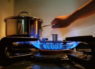How to Fix a Gas Stove That Is Puffing Out Dangerous Flames: A Quick and Safe Guide